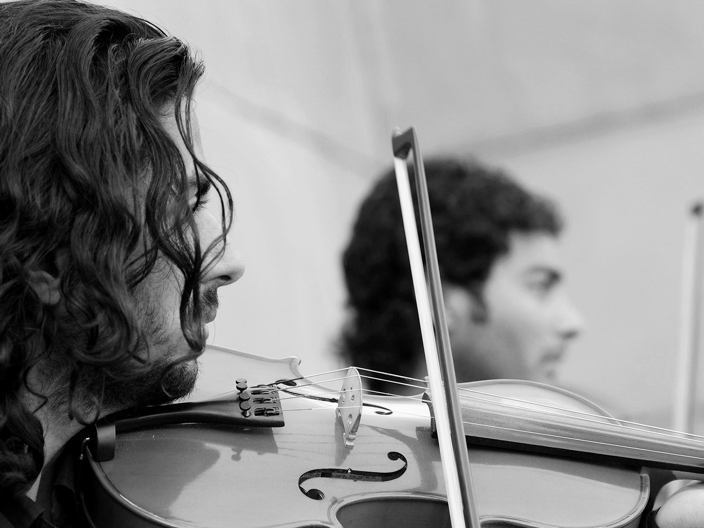 Abhishek lata play violin